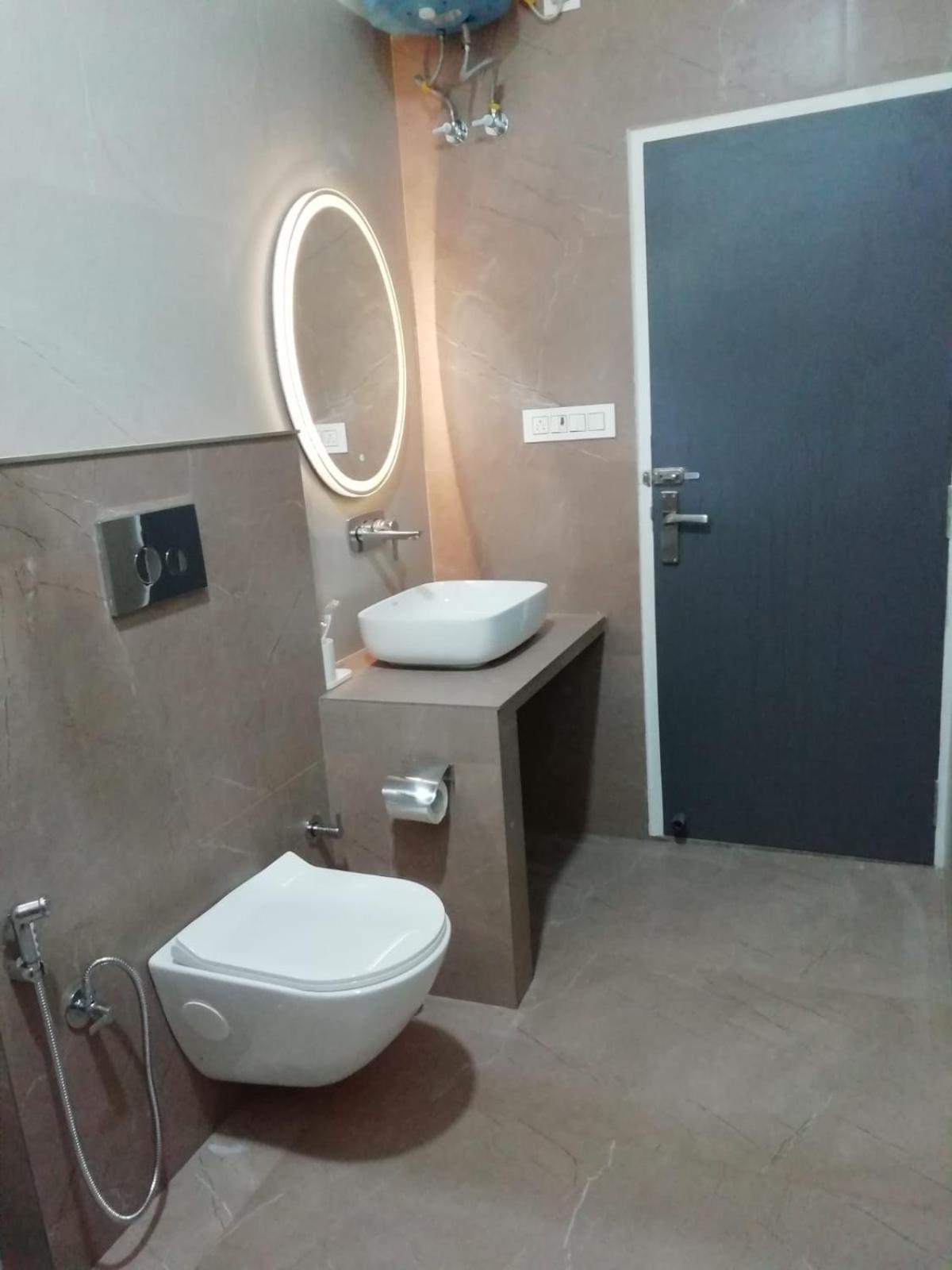 Red Roof Inn Рамнаґар Екстер'єр фото