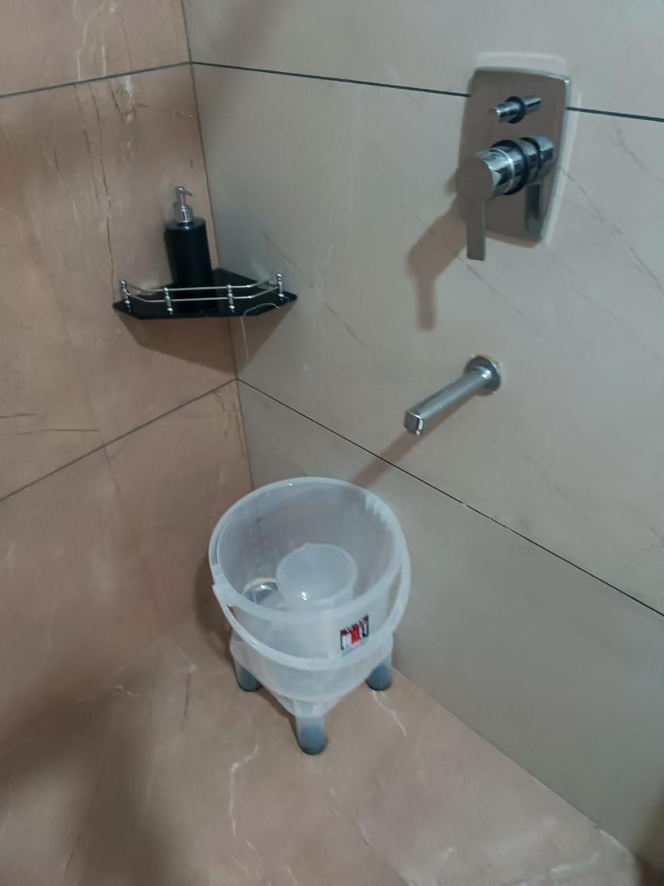 Red Roof Inn Рамнаґар Екстер'єр фото