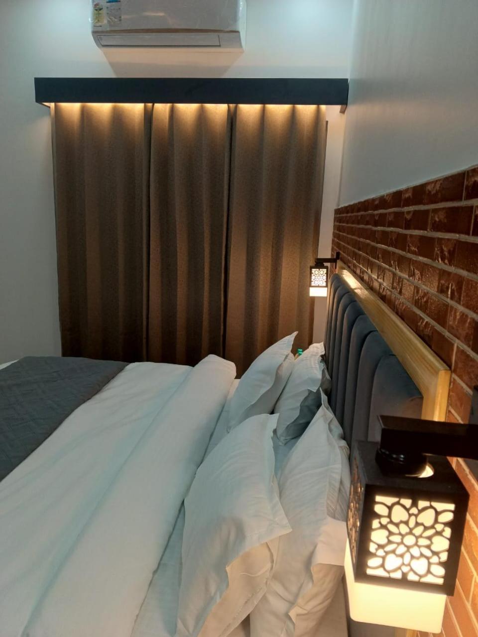 Red Roof Inn Рамнаґар Екстер'єр фото