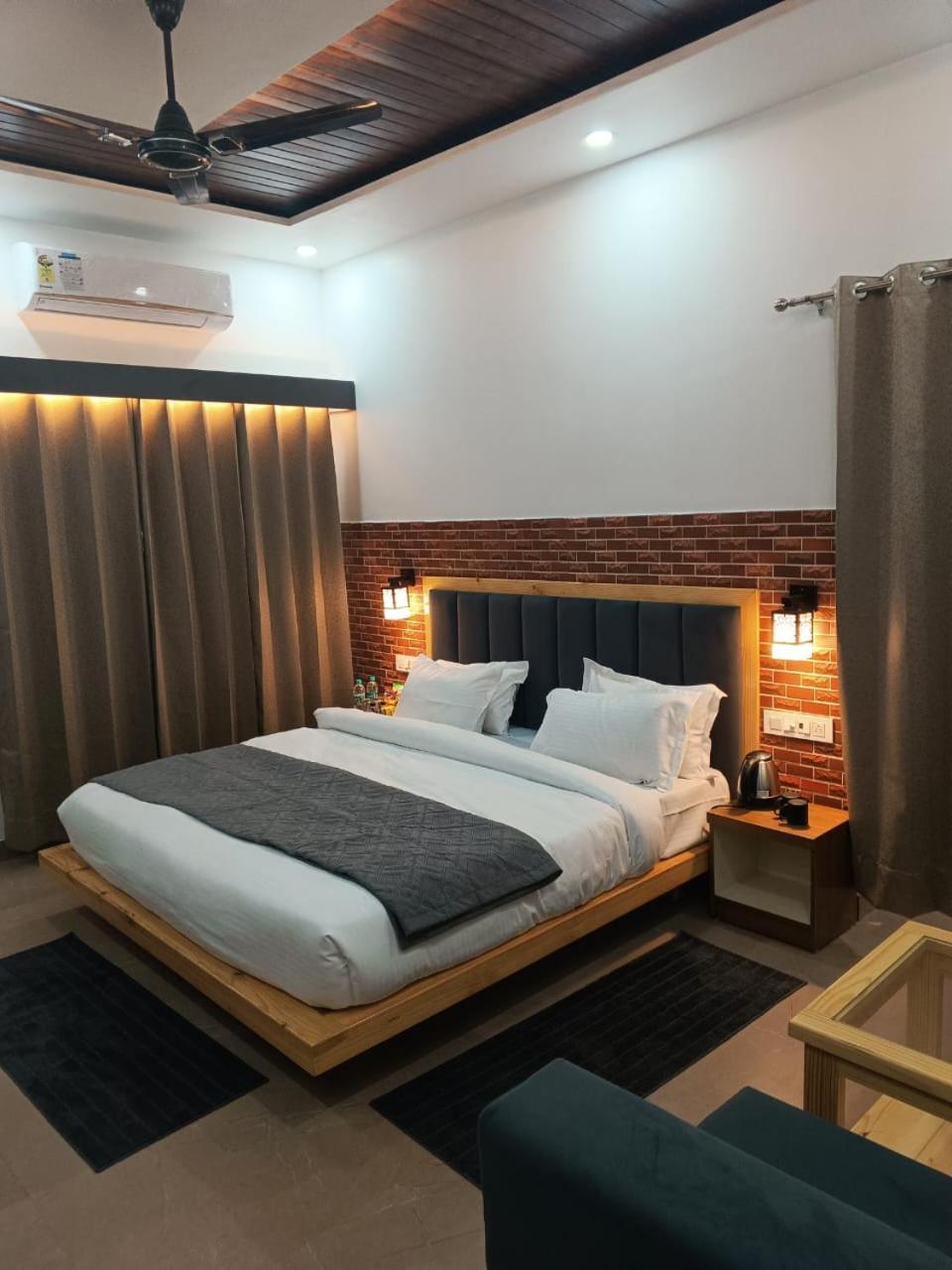 Red Roof Inn Рамнаґар Екстер'єр фото