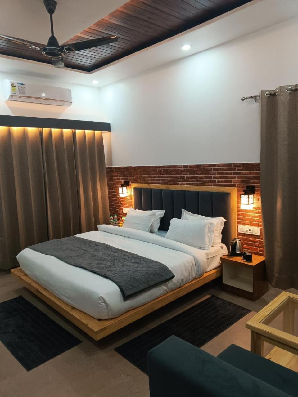Red Roof Inn Рамнаґар Екстер'єр фото